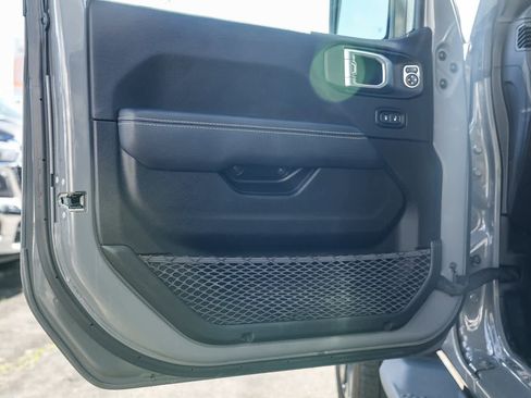 Used 2023 Jeep Wrangler Sahara w/ Cold Weather Group image 19