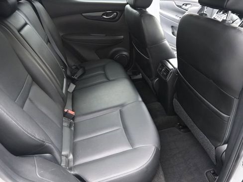 Used 2017 Nissan Rogue Sport SL image 28