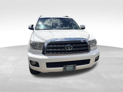Used 2017 Toyota Sequoia SR5 w/ Premium Package AWD/4WD image 5
