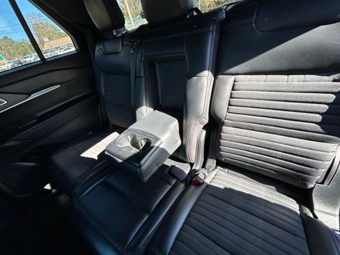 Used 2025 Ford Explorer ST-Line image 17