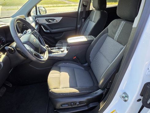 Used 2025 Chevrolet Blazer LT AWD/4WD image 8