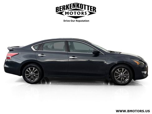 Used 2015 Nissan Altima 2.5 S w/ Special Edition Package FWD image 2