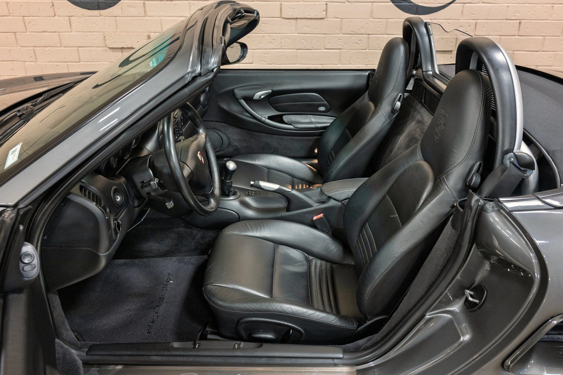 Used 2001 Porsche Boxster RWD image 15