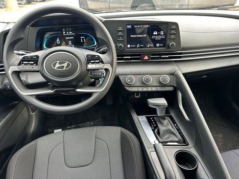 New 2026 Hyundai Elantra SE image 8