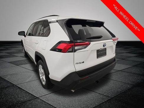 Certified 2020 Toyota RAV4 LE image 4