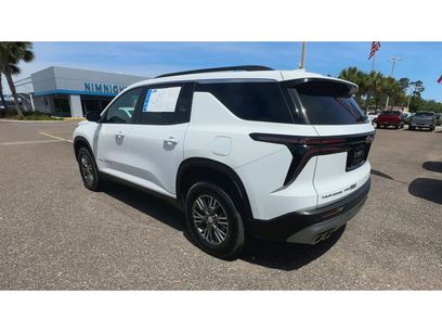 Used 2025 Chevrolet Traverse LT
