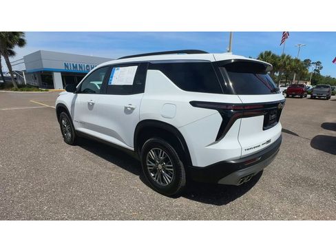 Used 2025 Chevrolet Traverse LT AWD/4WD image 4