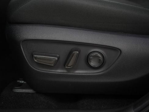 Used 2025 Toyota RAV4 XLE w/ Convenience Package image 28