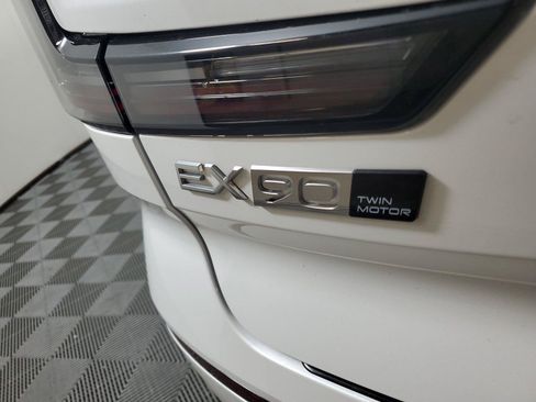 Used 2025 Volvo EX90 Ultra AWD/4WD image 7