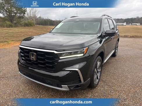 Used 2025 Honda Pilot Elite image 1