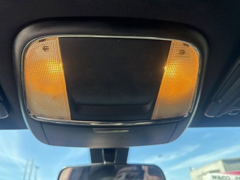 Used 2019 Dodge Charger SXT w/ Blacktop Package image 17