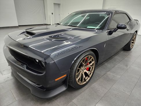 Used 2017 Dodge Challenger SRT Hellcat RWD image 7