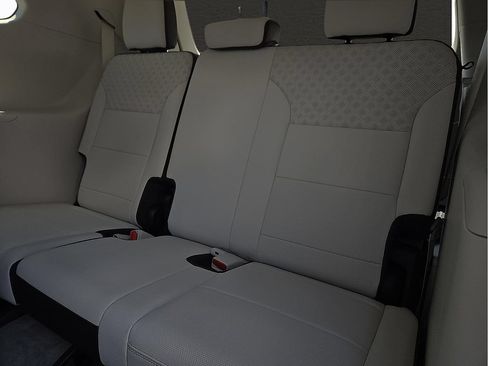 Used 2024 GMC Acadia Denali w/ Super Cruise Package FWD image 9
