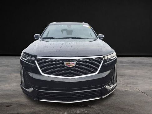 Certified 2025 Cadillac XT6 Premium Luxury image 11