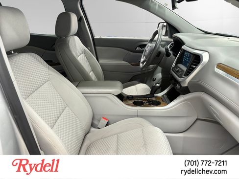 Used 2018 GMC Acadia SLE AWD/4WD image 17