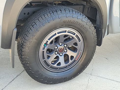 Used 2025 Nissan Frontier PRO-4X AWD/4WD image 16