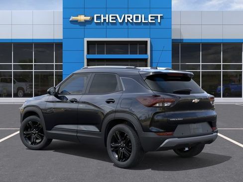 New 2026 Chevrolet TrailBlazer LT w/ Midnight Edition FWD image 3