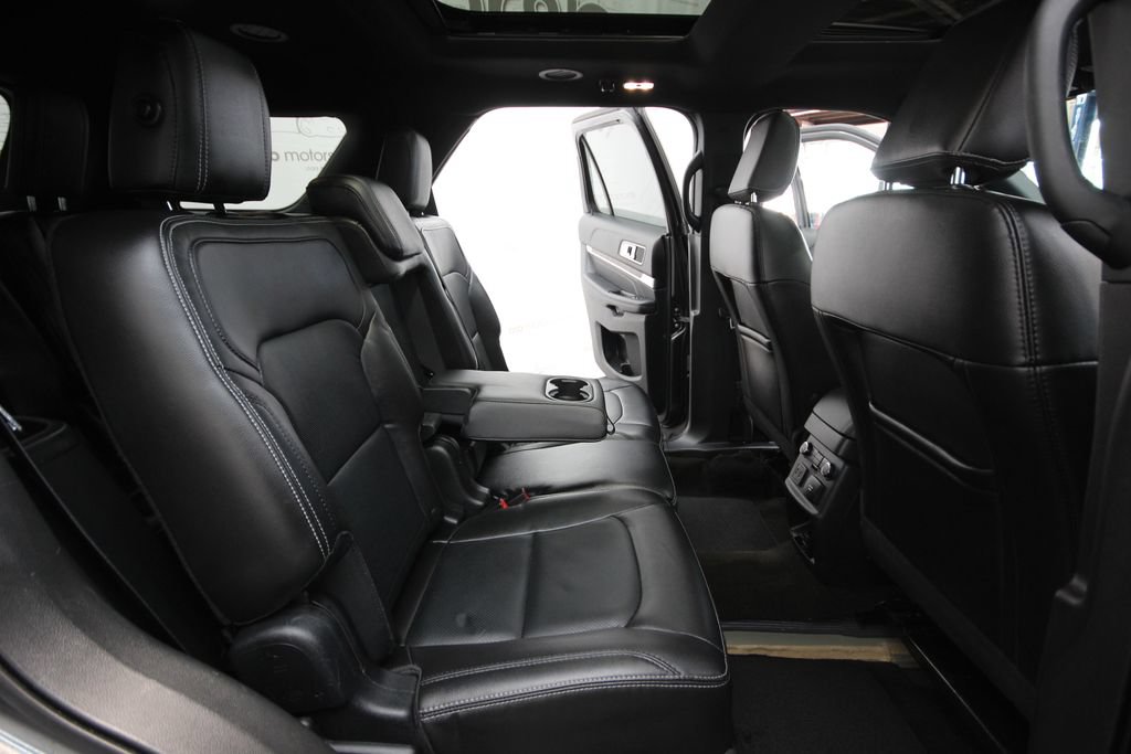 Used 2018 Ford Explorer Limited FWD image 29