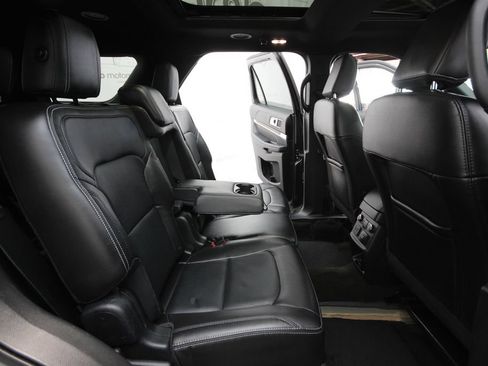 Used 2018 Ford Explorer Limited FWD image 29