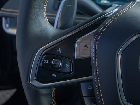 Used 2023 Chevrolet Corvette Stingray Premium Cpe w/ Z51 Performance Package image 19