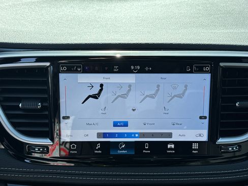 New 2026 Chrysler Pacifica Select image 12