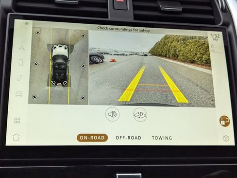 New 2025 Land Rover Discovery Dynamic SE AWD/4WD image 10