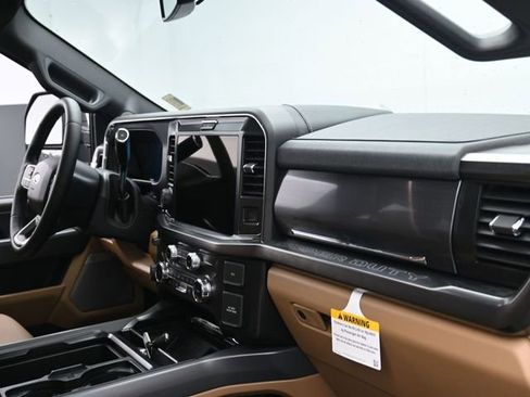 New 2026 Ford F250 Lariat w/ Black Appearance Package image 27