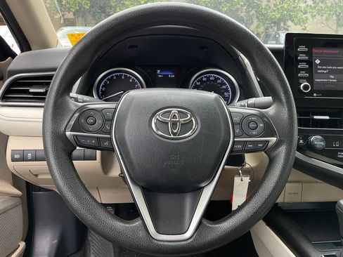 Used 2022 Toyota Camry LE FWD image 14