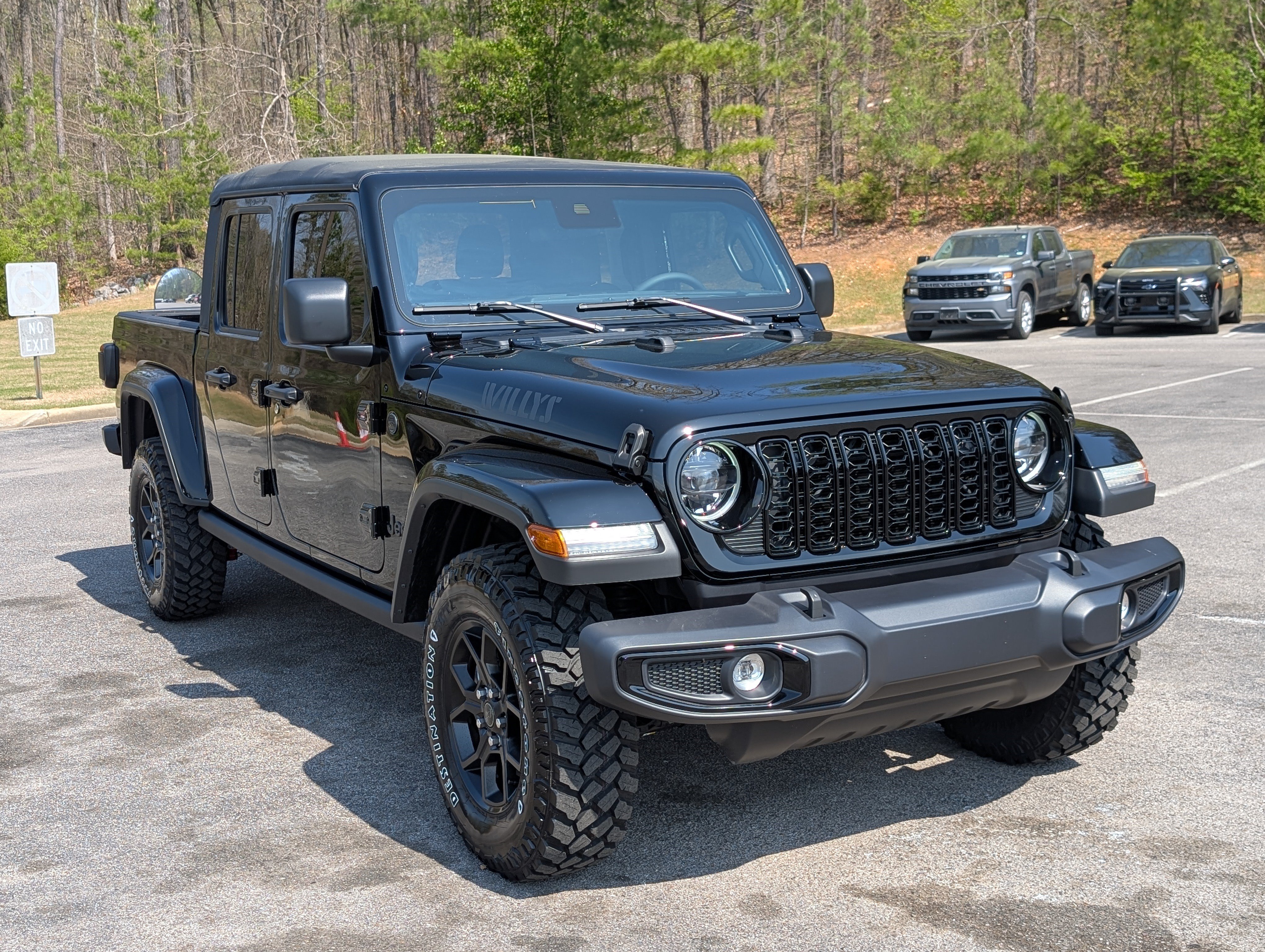 Used 2025 Jeep Gladiator Sport AWD/4WD image 11