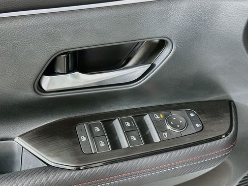 Used 2026 Nissan Kicks SR w/ Cold Weather Package AWD/4WD image 15