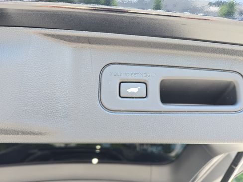 Certified 2025 Honda Pilot Elite image 32