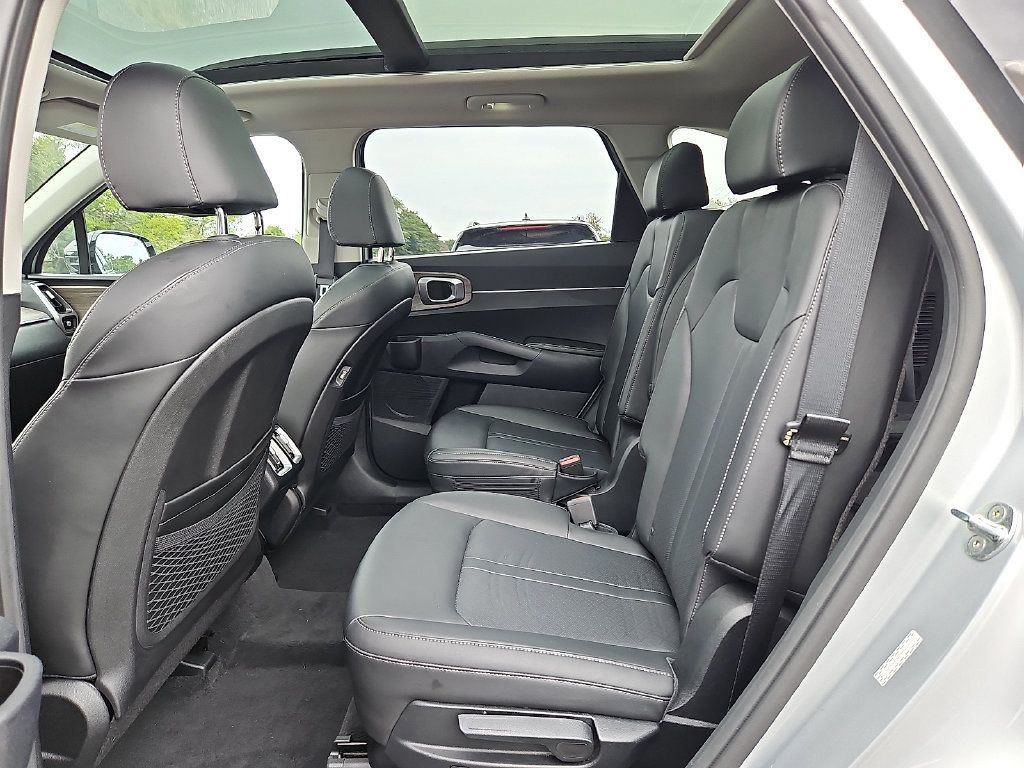 Certified 2022 Kia Sorento X-Line EX AWD/4WD image 12