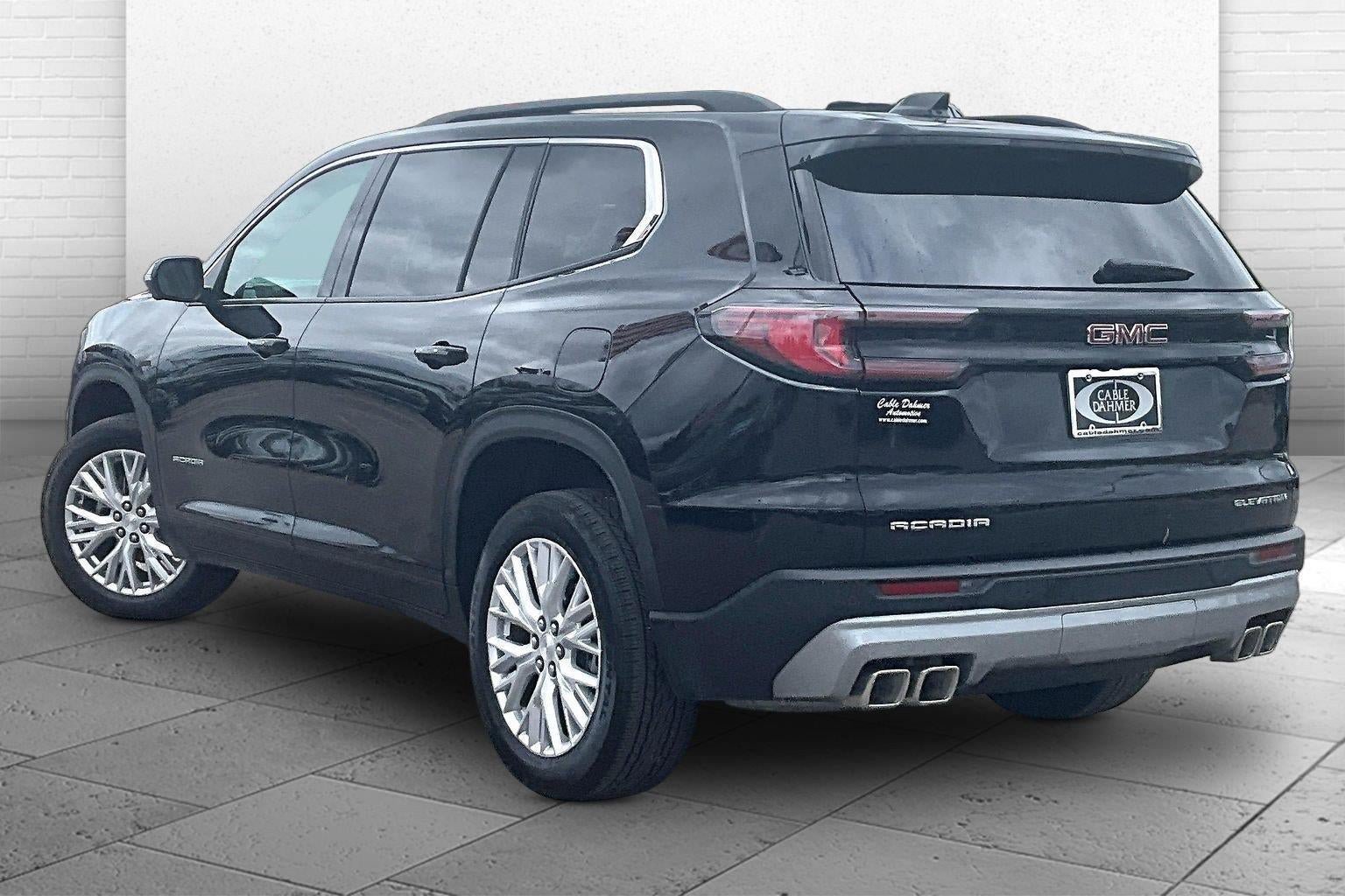 Used 2026 GMC Acadia Elevation w/ Elevation Premium Package FWD image 10