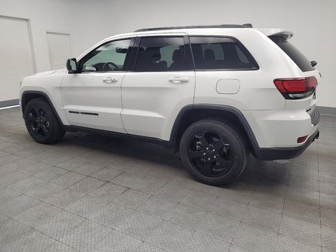 Used 2018 Jeep Grand Cherokee Laredo AWD/4WD image 3