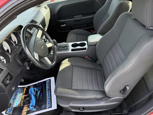 Used 2009 Dodge Challenger SE image 14