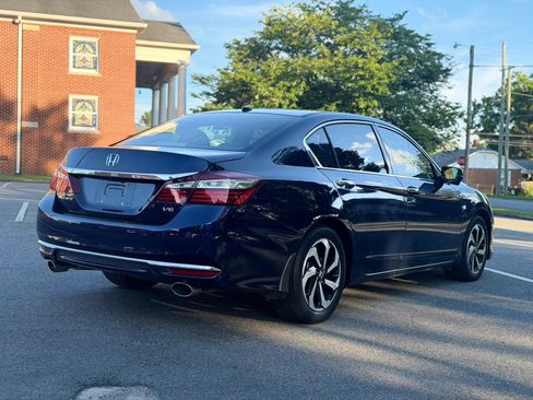 Used 2017 Honda Accord EX-L image 6