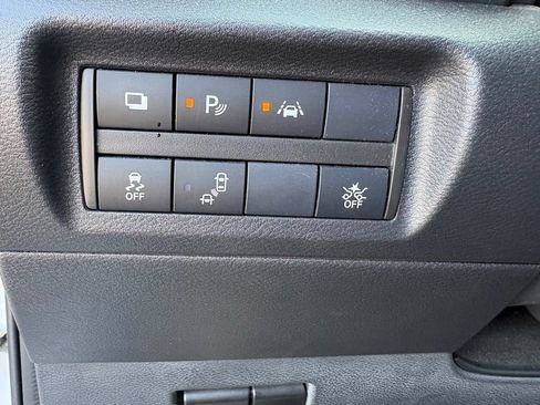 Used 2021 Nissan Kicks S FWD image 16