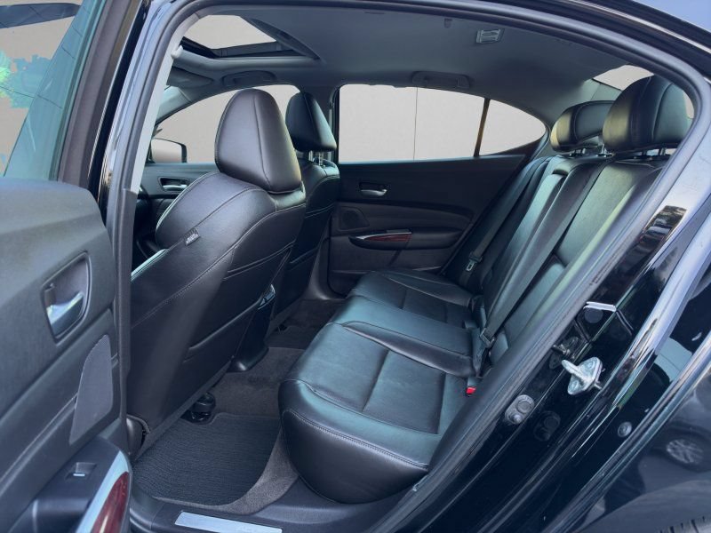 Used 2015 Acura TLX w/ Technology Package FWD image 10