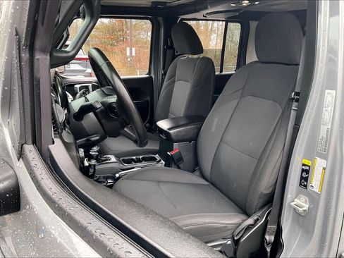 Used 2023 Jeep Wrangler Unlimited w/ Cold Weather Group image 10