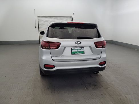 Used 2019 Kia Sorento AWD V6 image 6