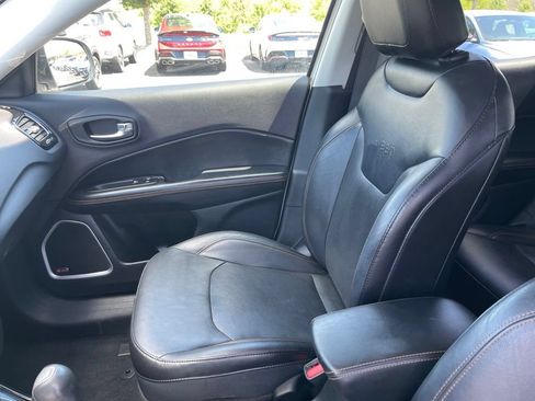 Used 2017 Jeep Compass Limited w/ Navigation Group AWD/4WD image 17