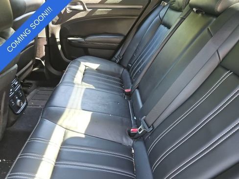 Used 2013 Chrysler 300 S w/ Luxury Group RWD image 20