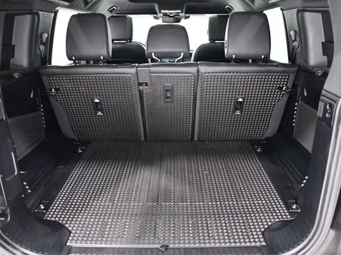 Used 2023 Land Rover Defender 110 X-Dynamic SE image 22