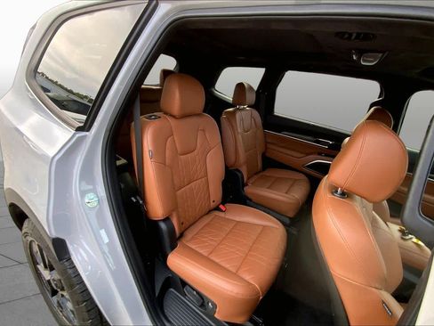 Used 2025 Kia Telluride SX Prestige X-Pro AWD/4WD image 18