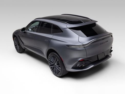 Used 2022 Aston Martin DBX AWD/4WD image 10