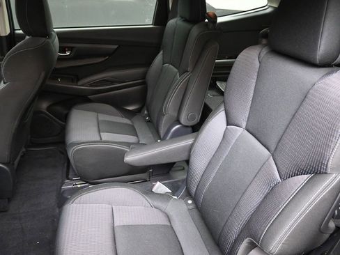 Certified 2024 Subaru Ascent Premium w/ Convenience Package image 12