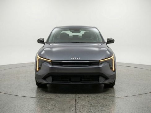 Used 2025 Kia K4 LXS FWD image 2