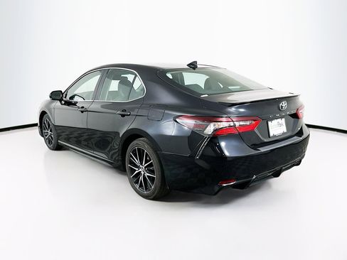Used 2024 Toyota Camry SE image 5