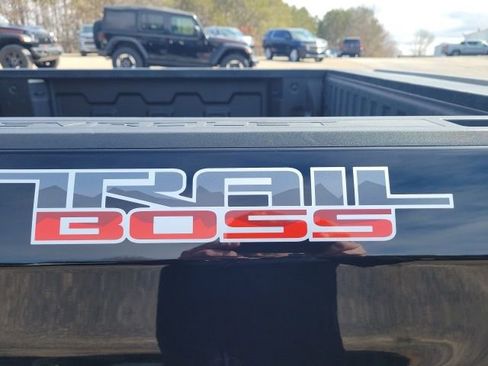 Used 2021 Chevrolet Silverado 1500 Custom Trail Boss image 26