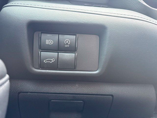 Used 2023 Toyota Highlander XSE FWD image 14